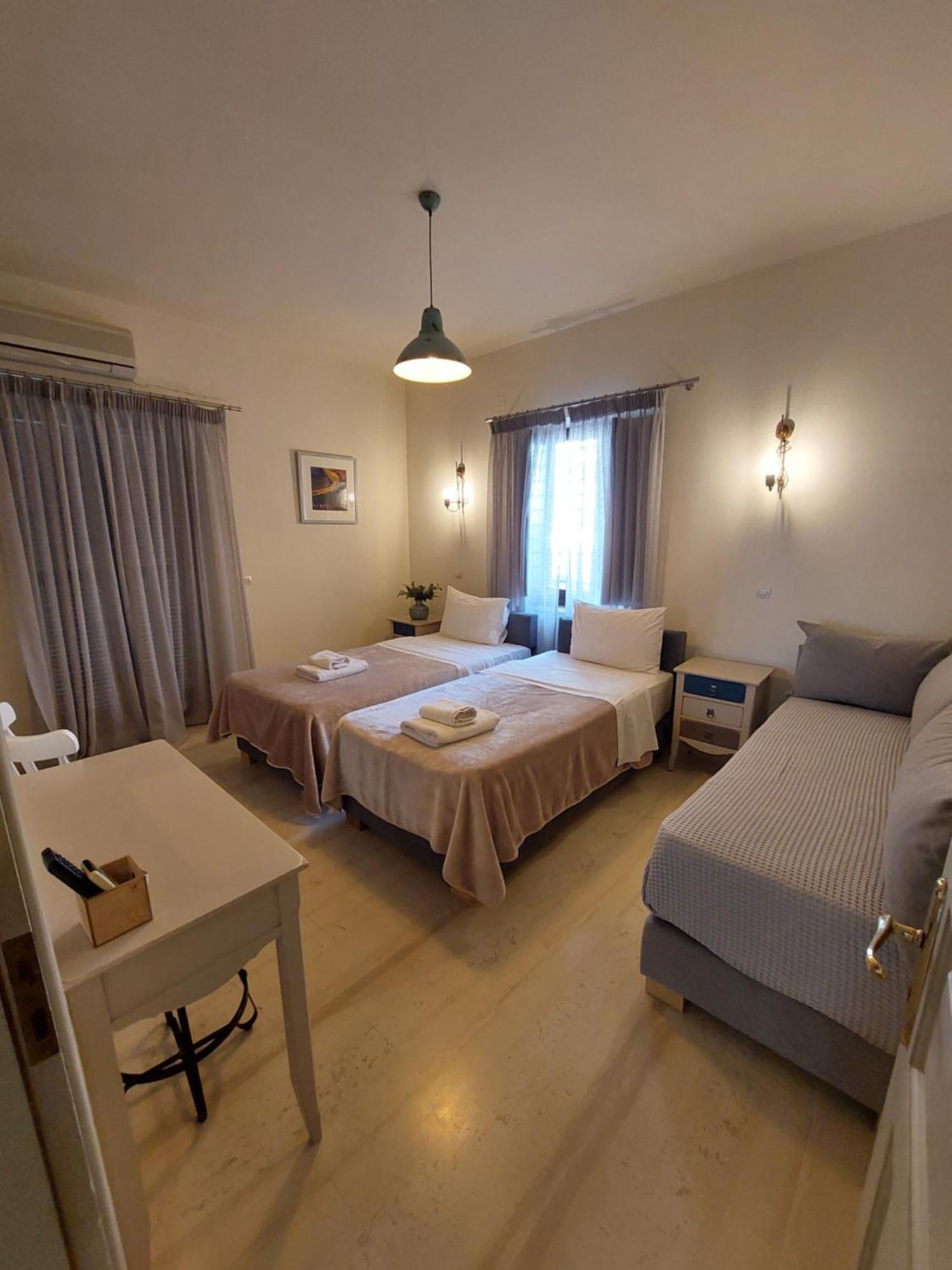 Vardia Hotel Kardamýli Eksteriør bilde