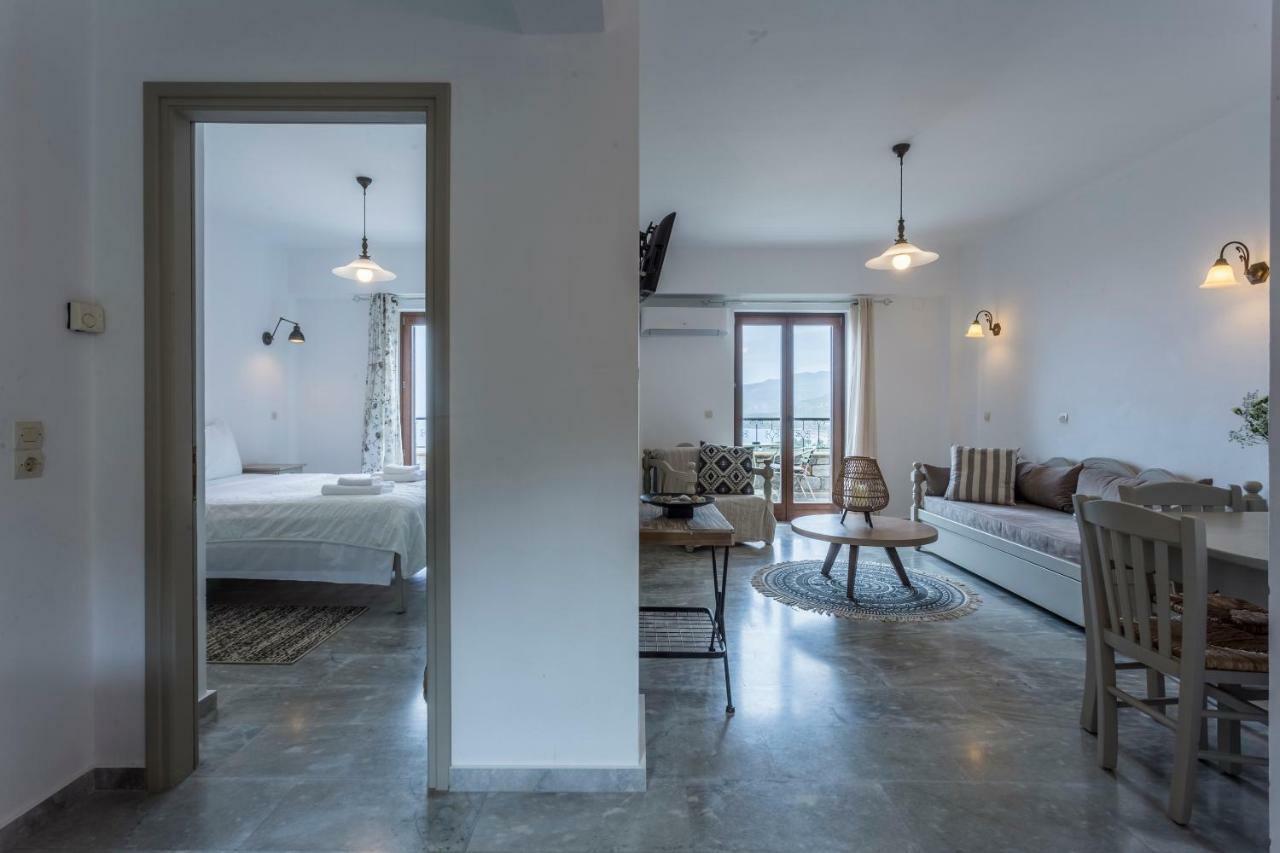Vardia Hotel Kardamýli Eksteriør bilde